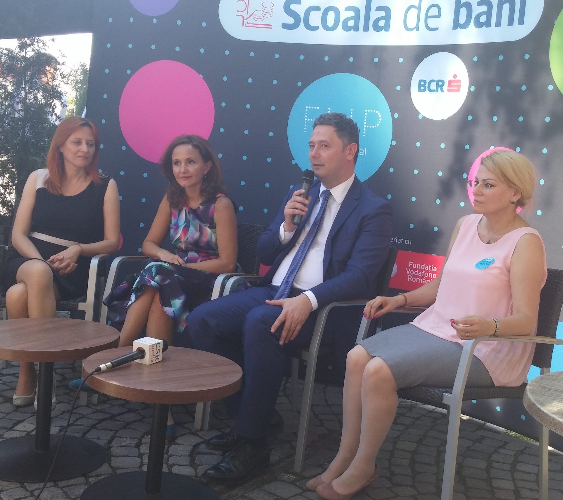 scoala de bani conf e1498043988385